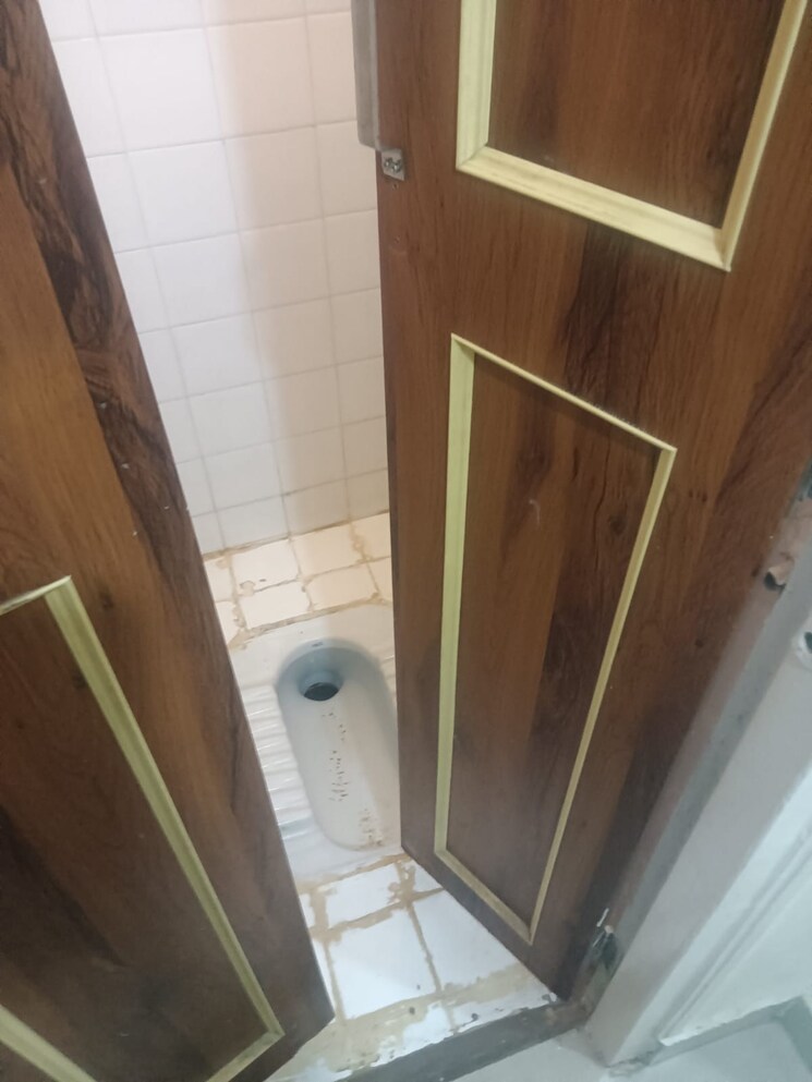 Bathroom, brahma-baug 1 Bedroom 1000 Sq.Ft. Apartment In Sopan Baug Pune 9547115