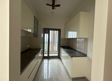 Building Lobby in 3 BHK Apartment at Piramal Mahalaxmi, Mahalaxmi – for Rent