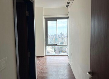 Building Lobby in 3 BHK Apartment at Piramal Mahalaxmi, Mahalaxmi – for Rent