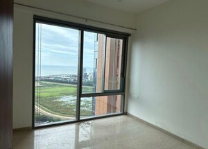 Room in 3 BHK Apartment at Piramal Mahalaxmi, Mahalaxmi – for Rent