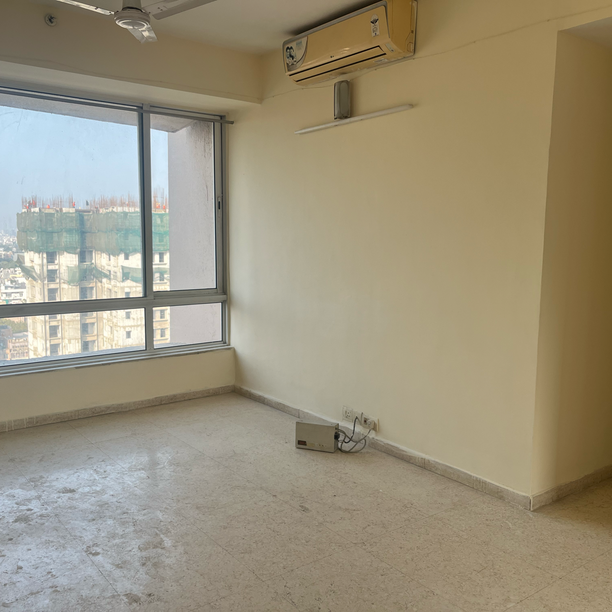 3 BHK + Servant Room 2066 Sq.Ft. Apartment in Unitech Escape