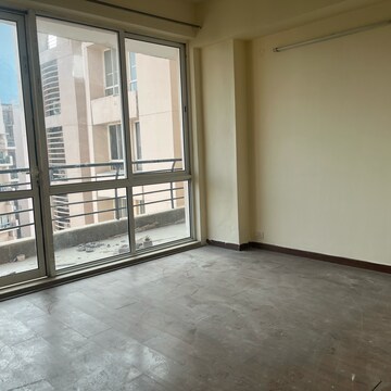 Room in 3 BHK Apartment at Unitech Escape, Rosewood City – for Rent