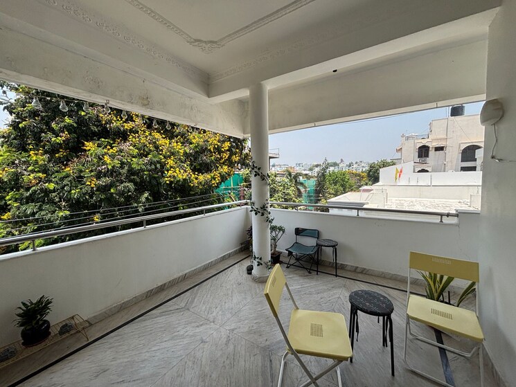 Balcony, chattarpur 2 Bedroom 850 Sq.Ft. Builder Floor In Chattarpur Delhi 9547177