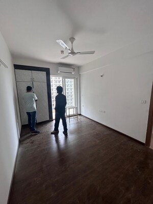 Room in 3 BHK Apartment at ATS Nobility, Sector 4 Greater Noida – for Rent