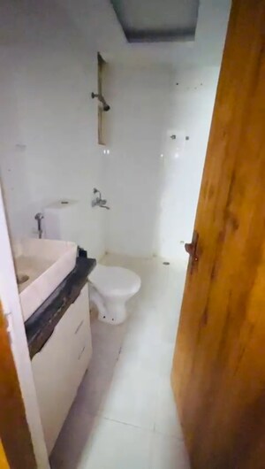 Furnished Amenities in 3 BHK Apartment at Adore Happy Homes, Sector 86 – for Rent