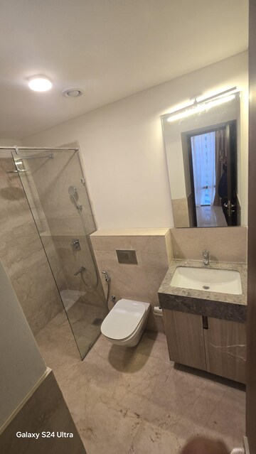 Bathroom in 4 BHK Apartment at Piramal Mahalaxmi, Mahalaxmi – for Rent