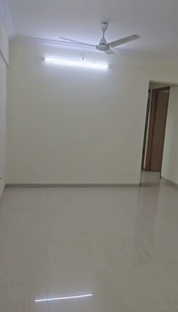 2 BHK Apartment For Rent in Riddhi Tower, Malad East