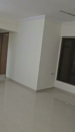 Room in 2 BHK Apartment at Riddhi Tower, Malad East – for Rent