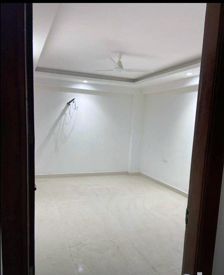 Room, gadaipur 3 Bedroom 1350 Sq.Ft. Apartment In Gadaipur Delhi 9541101