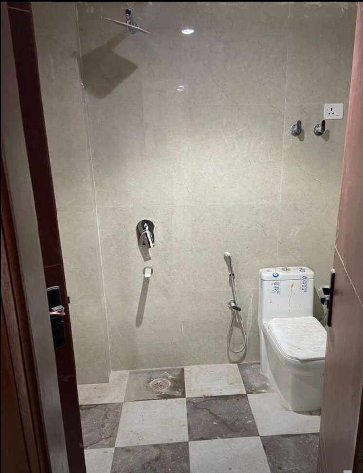 Bathroom, gadaipur 3 Bedroom 1350 Sq.Ft. Apartment In Gadaipur Delhi 9541101