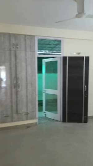 Lift in 3 BHK Builder Floor at Rps Palms, Sector 88 – for Rent