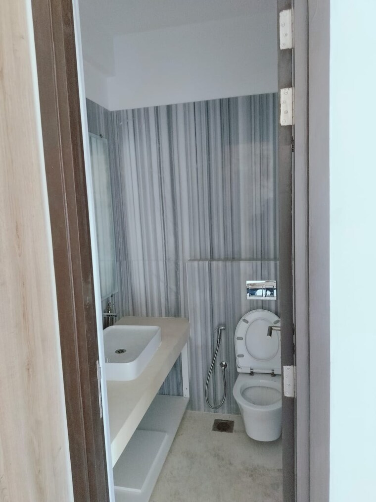 Bathroom, kalpataru-radiance 3.5 Bedroom 1750 Sq.Ft. Apartment In Goregaon West Mumbai 9549548