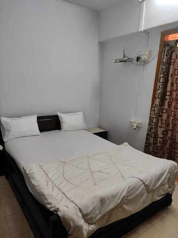 Bedroom in 2 BHK Apartment at Bandra West – for Rent