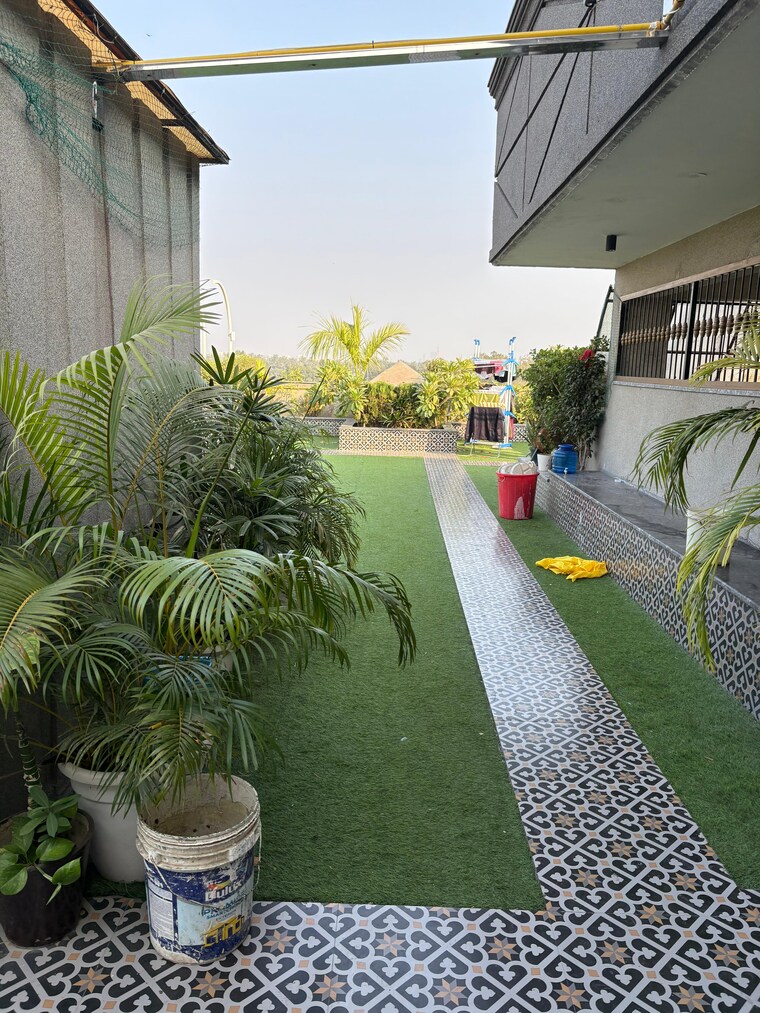 Garden, gadaipur 3 Bedroom 1350 Sq.Ft. Apartment In Gadaipur Delhi 9547417