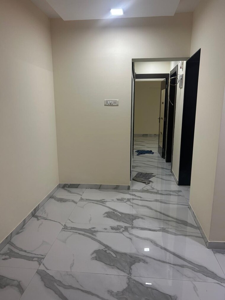 Room, rna-n-g-silver-spring 2 Bedroom 525 Sq.Ft. Apartment In Mira Road Thane 9547494