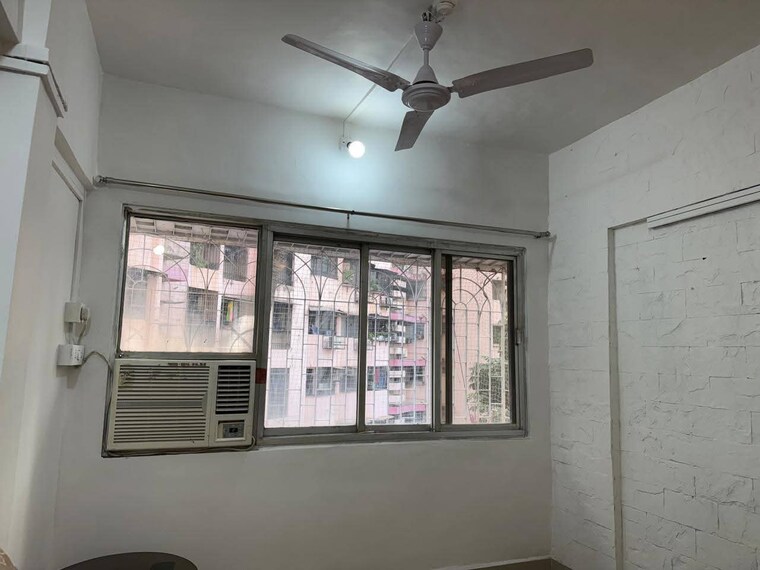 Room, andheri west 1 Bedroom 380 Sq.Ft. Apartment In Andheri West Mumbai 9547472