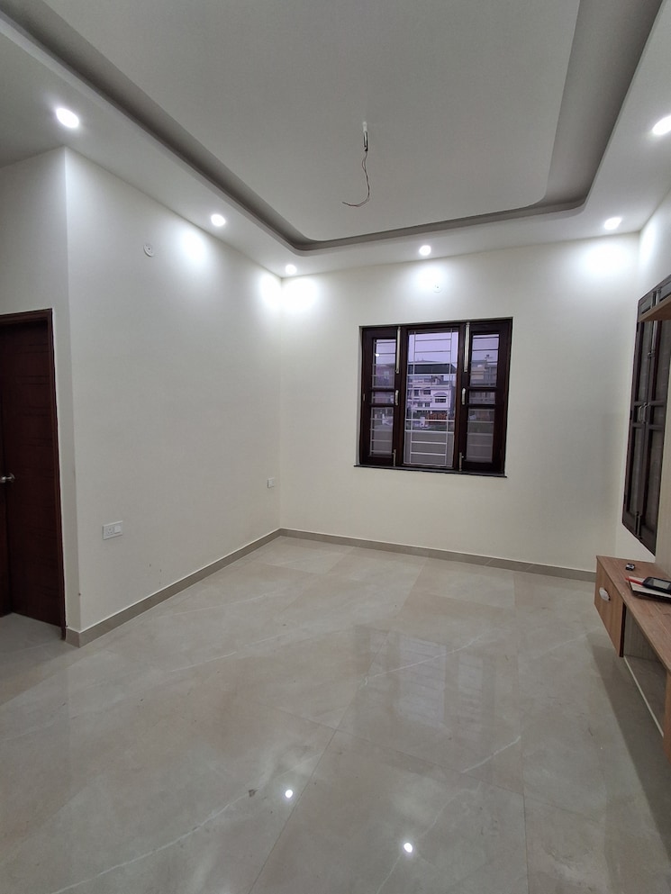Room, gms road 3 Bedroom 130 Sq.Yd. Independent House In Gms Road Dehradun 9547451