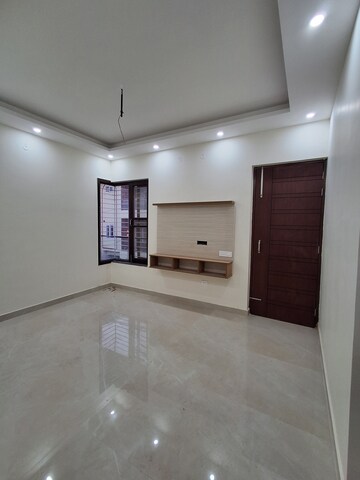 Room in 3 BHK Independent House at Gms Road – for Sale