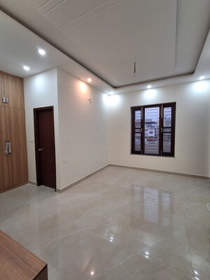 Room in 3 BHK Independent House at Gms Road – for Sale