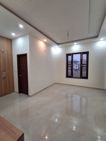 Room in 3 BHK Independent House at Gms Road – for Sale