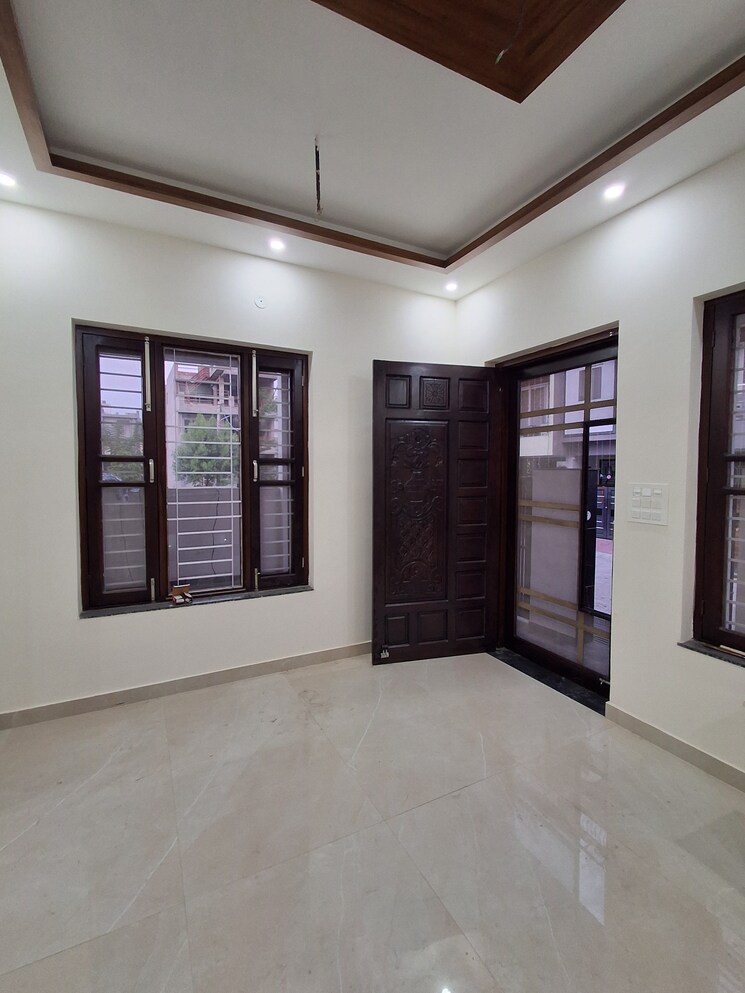 Room, gms road 3 Bedroom 130 Sq.Yd. Independent House In Gms Road Dehradun 9547451