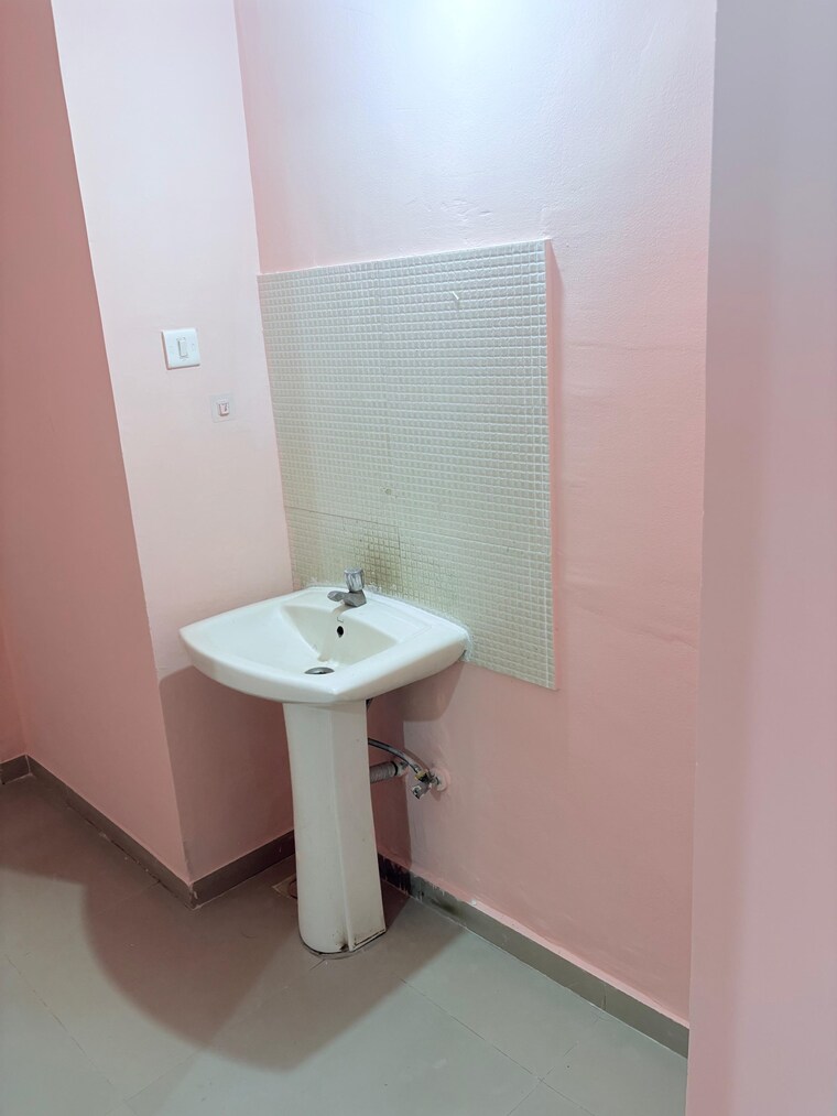 Bathroom, sukhwani-callisto 2 Bedroom 1055 Sq.Ft. Apartment In Wakad Pune 9547593