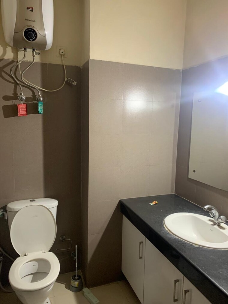 Bathroom, pioneer-park-araya 2 Bedroom 1365 Sq.Ft. Apartment In Sector 61 Gurgaon 9547584