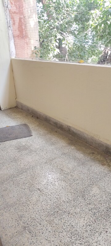 Room in 2 BHK Apartment at Matoshree Apartment Bhusari Colony, Kothrud – for Rent