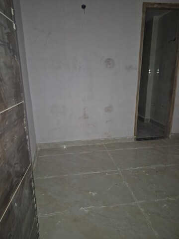 Furnished Amenities in 2.5 BHK Builder Floor at Acharya Niketan – for Sale