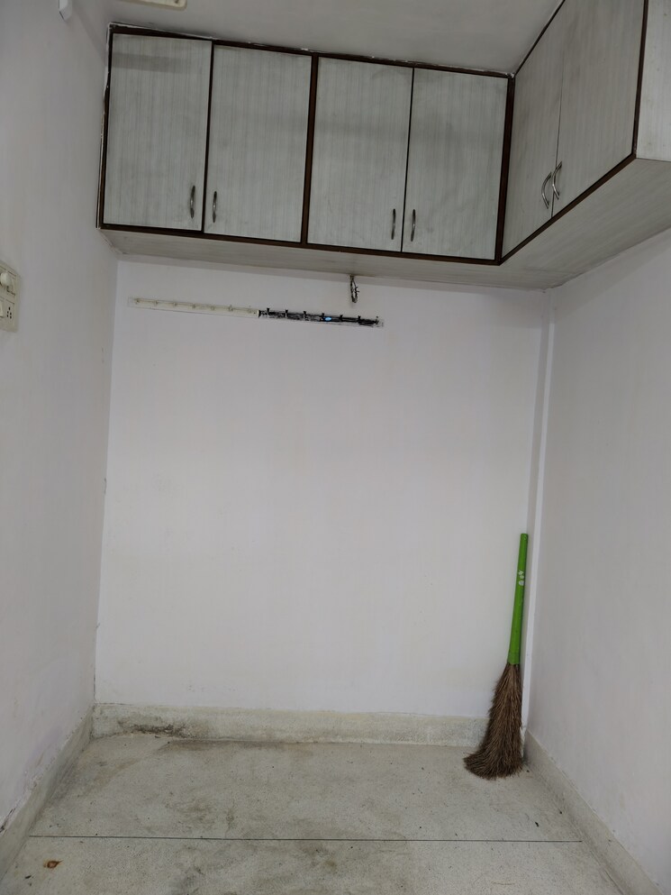 Room, mantri-park 1 RK 360 Sq.Ft. Apartment In Goregaon East Mumbai 9547761