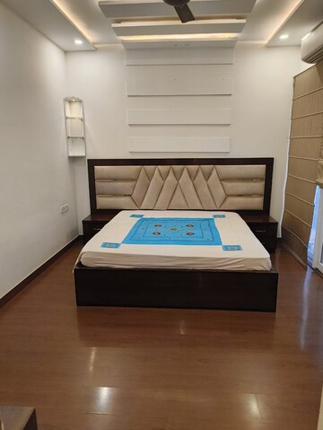 Furnished Amenities in 3 BHK Apartment at Mapsko Mount Ville, Sector 79 – for Rent