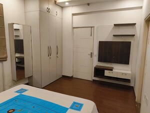 Room in 3 BHK Apartment at Mapsko Mount Ville, Sector 79 – for Rent