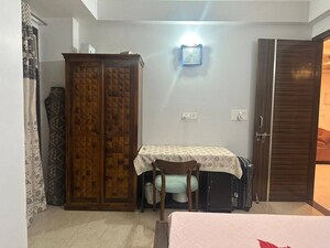 Bedroom in 3 BHK Builder Floor at DLF Star Mall, Sector 30 – for Rent
