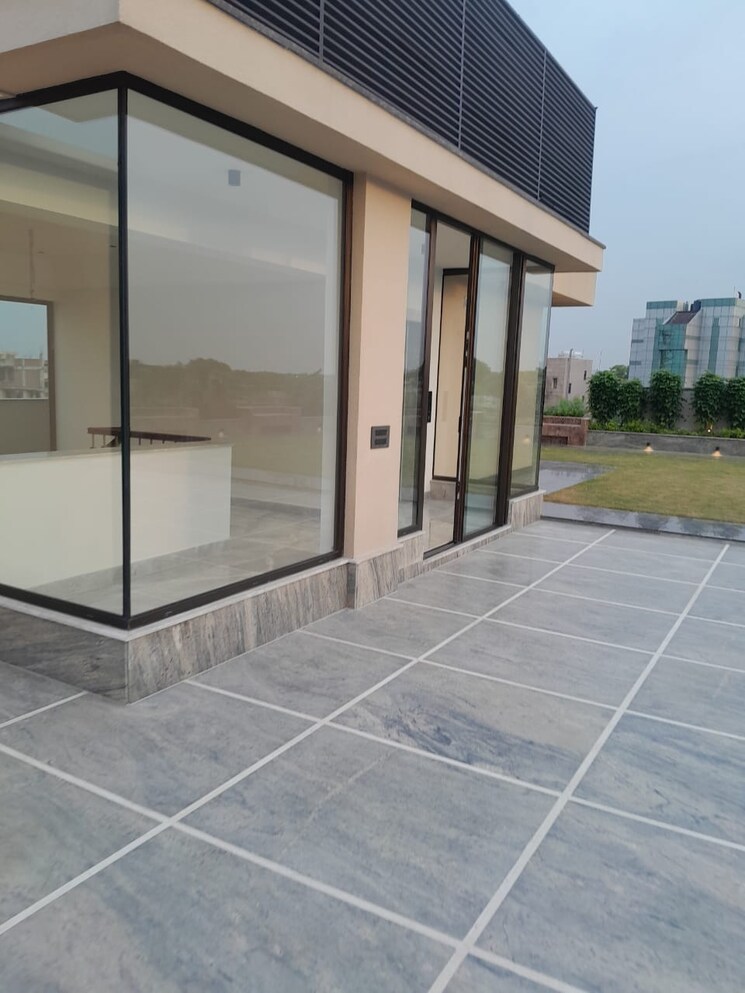 Exterior View, dlf phase ii  360 Sq.Yd. Plot In Dlf Phase ii Gurgaon 9547774