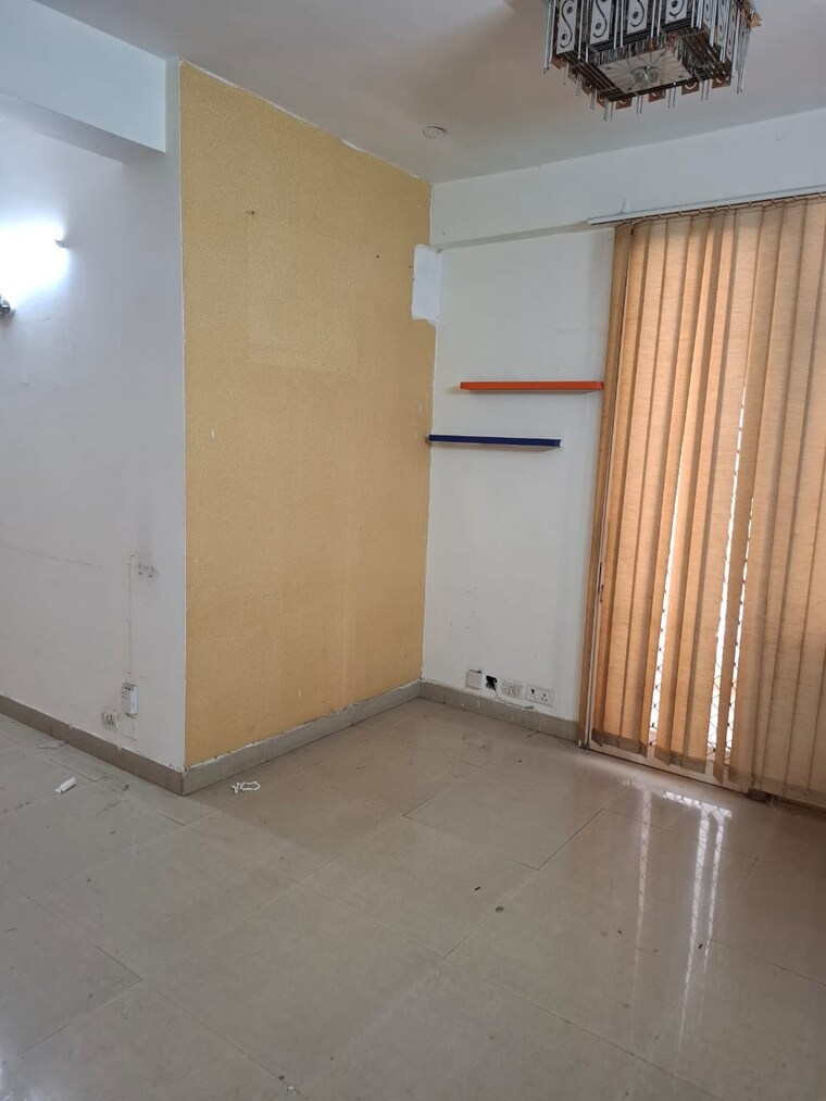 Room, kharar 3 Bedroom 205 Sq.Yd. Apartment In Kharar Mohali 9547813