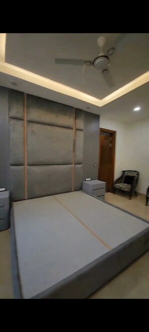 Room in 4 BHK Builder Floor at Naraina Industrial Area Phase 1 – for Sale