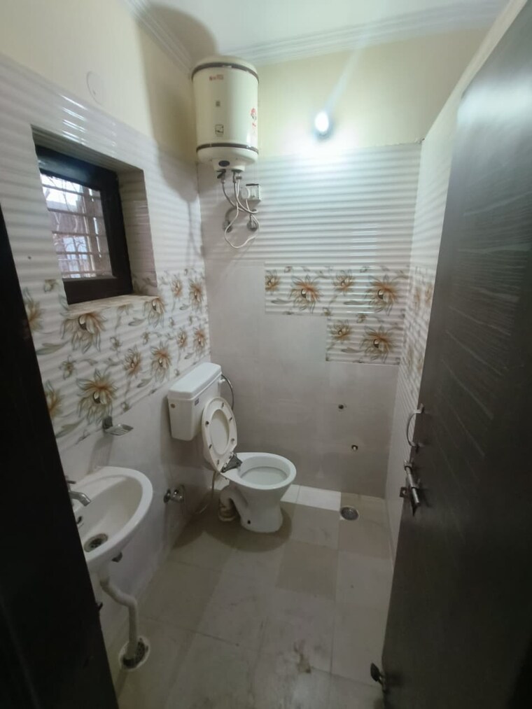 Master Bedroom, housing-board-colony-sector-51 2 Bedroom 1200 Sq.Ft. Builder Floor In Sector 51 Gurgaon 9547852