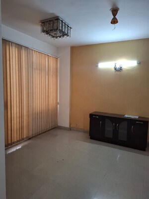 Room in 3 BHK Apartment at Runwal Greens, Mulund West – for Sale
