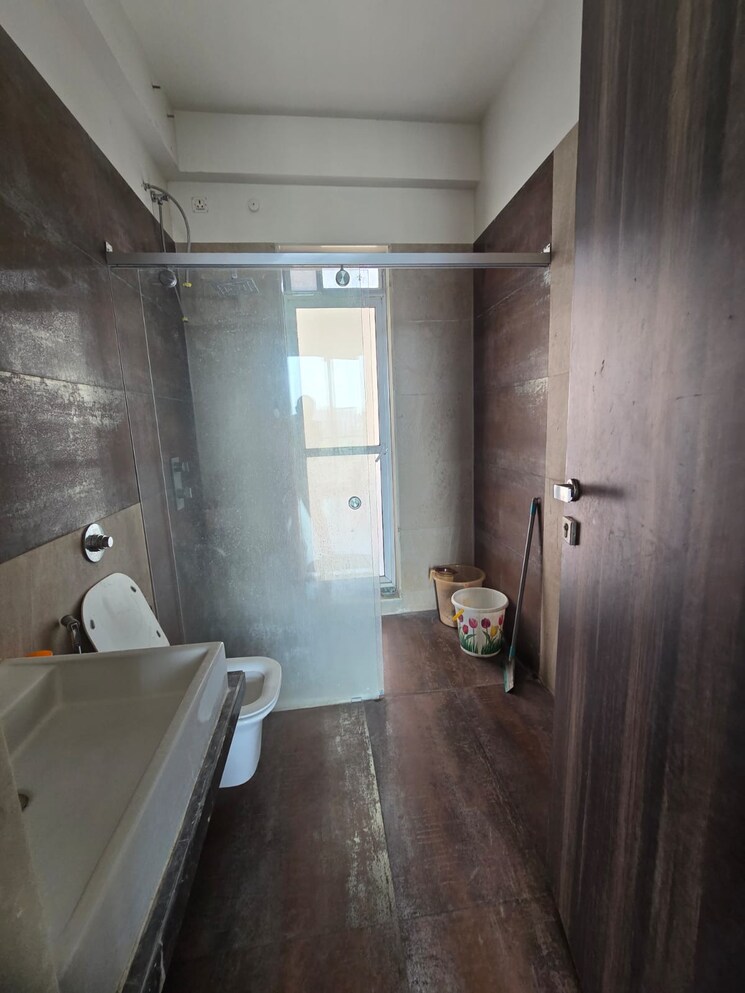 Bathroom, vijay-orion-iii 3 Bedroom 2140 Sq.Ft. Apartment In Kavesar Thane 9548049