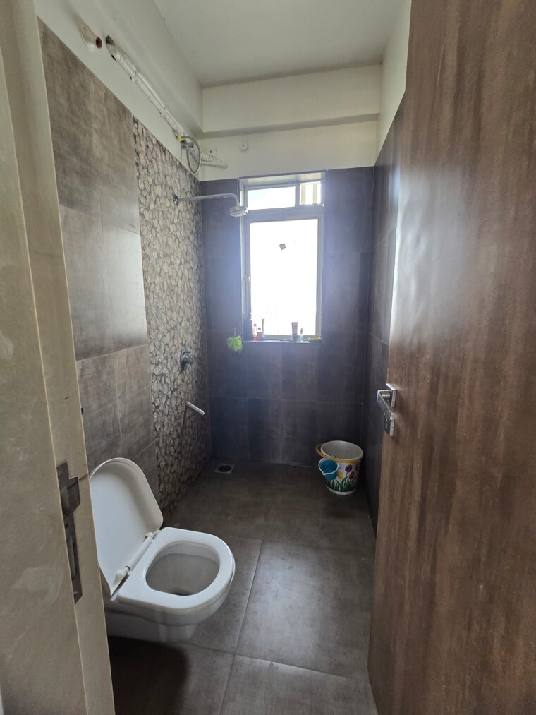 Bathroom, vijay-orion-iii 3 Bedroom 2140 Sq.Ft. Apartment In Kavesar Thane 9548049