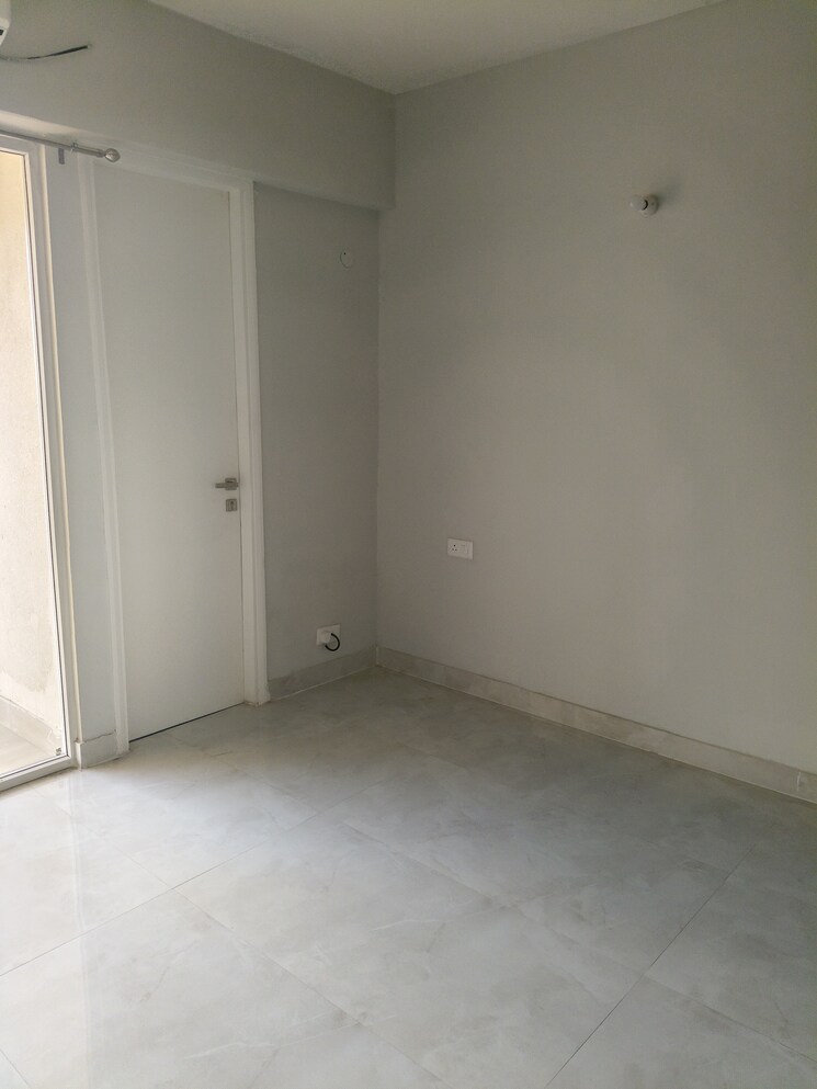 Room, zara-aavaas 2 Bedroom 762 Sq.Ft. Apartment In Sector 104 Gurgaon 9548002