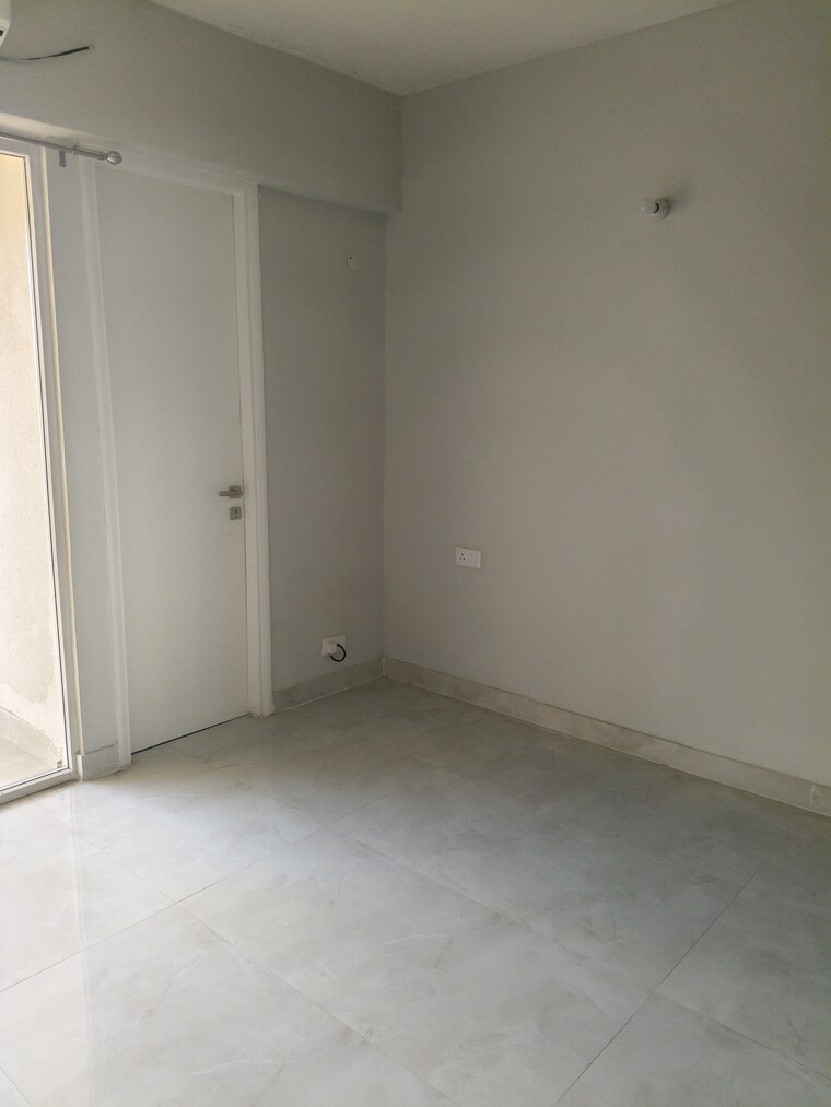 Room, zara-aavaas 2 Bedroom 762 Sq.Ft. Apartment In Sector 104 Gurgaon 9548002