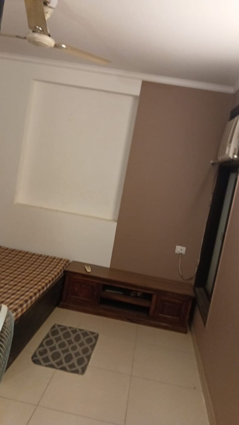 undefined, maidan garhi 2 Bedroom 90 Sq.Yd. Builder Floor In Maidan Garhi Delhi 9548250