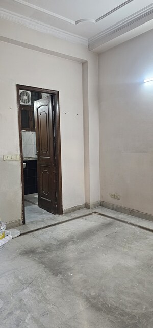 Building Lobby in 3 BHK Builder Floor at Sector 45 – for Rent