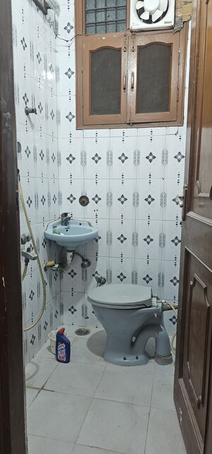 Team Area in 3 BHK Builder Floor at Sector 45 – for Rent