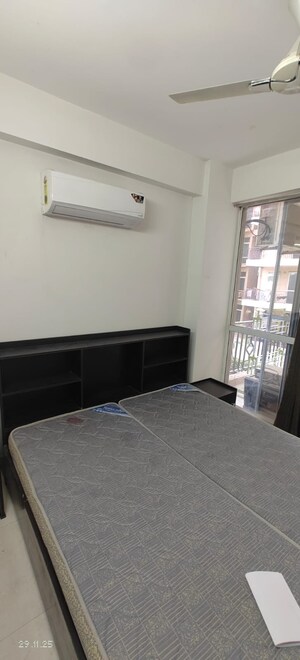 Room in 2 BHK Apartment at Signature Global Andour Height, Sector 71 – for Rent