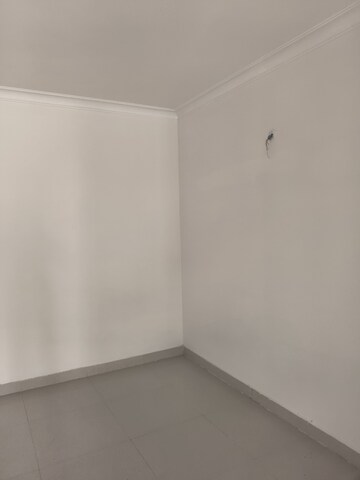 Room in 2 BHK Apartment at Zara Aavaas, Sector 104 – for Rent