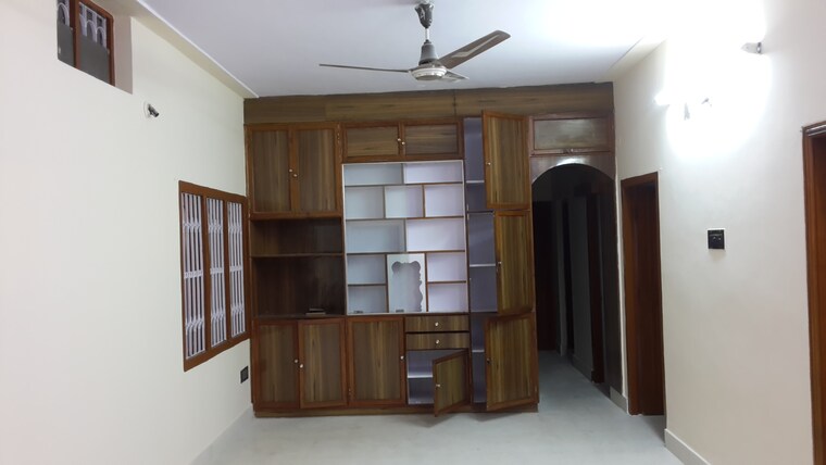 Room, rt nagar 1 Bedroom 750 Sq.Ft. Independent House In Rt Nagar Bangalore 9548272