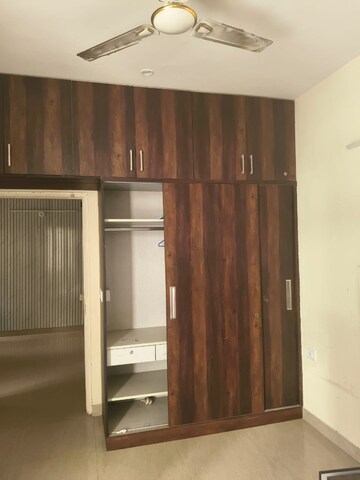 Furnished Amenities in 2 BHK Apartment at Shree Vardhman Mantra, Sector 67 – for Rent