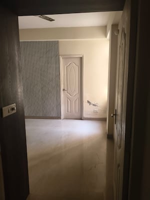 Room in 2 BHK Apartment at Shree Vardhman Mantra, Sector 67 – for Rent